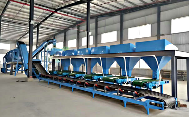 日产30吨有机肥颗粒配料系统安装现场